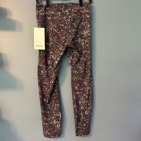 Lululemon tight - Picture 2 of 4